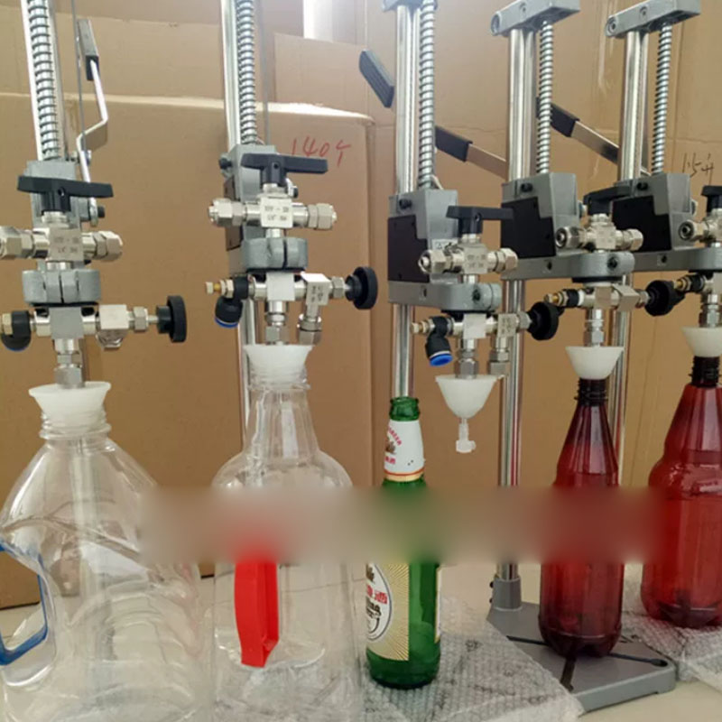 Handmatige kurkpers voor fless - Wine Beer & More recensie en prijs